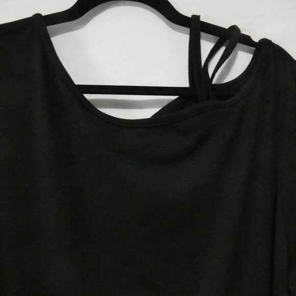 SHEIN - Curve | 1XL | Chic Black Top With Tie Sleeves - Picture 4 of 16